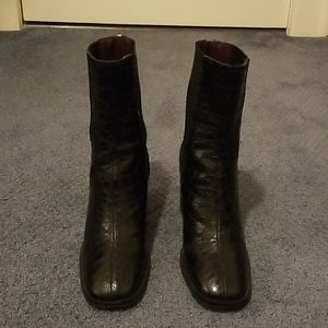 TOPSHOP Genuine Leather Heeled Chelsea Boots